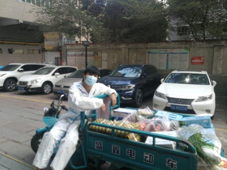 不容|来之不易 不容忘记