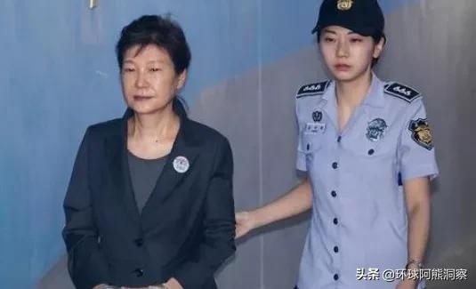 经济|众口难调!文在寅默默流泪,成下一个朴槿惠