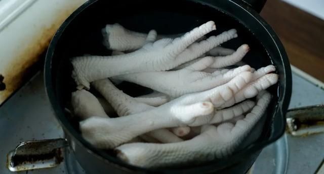  适量|大热天怎能少了它！酸辣开胃，好吃到手指嘬个遍