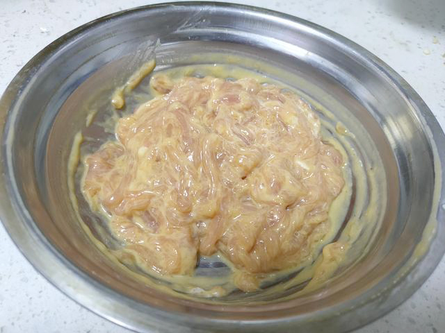  滑嫩|1分钟学会经典家常菜，香辣美味，肉丝滑嫩，一大盘不够吃