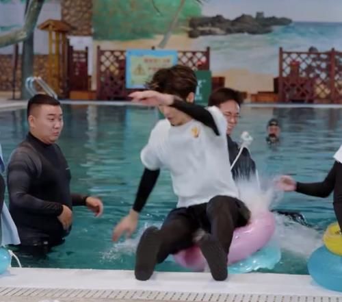  游记|《青春环游记》抄袭跑男我能忍，这道具质量是几个意思？