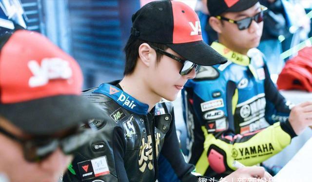 王一博|张萌化身迷妹为王一博打call,玩转街舞的他舞蹈水平在圈内如何?