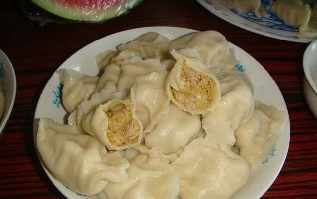  好吃|《妈妈的味道之八》最正宗、最美味的酸菜猪肉馅饺子，好吃到爆