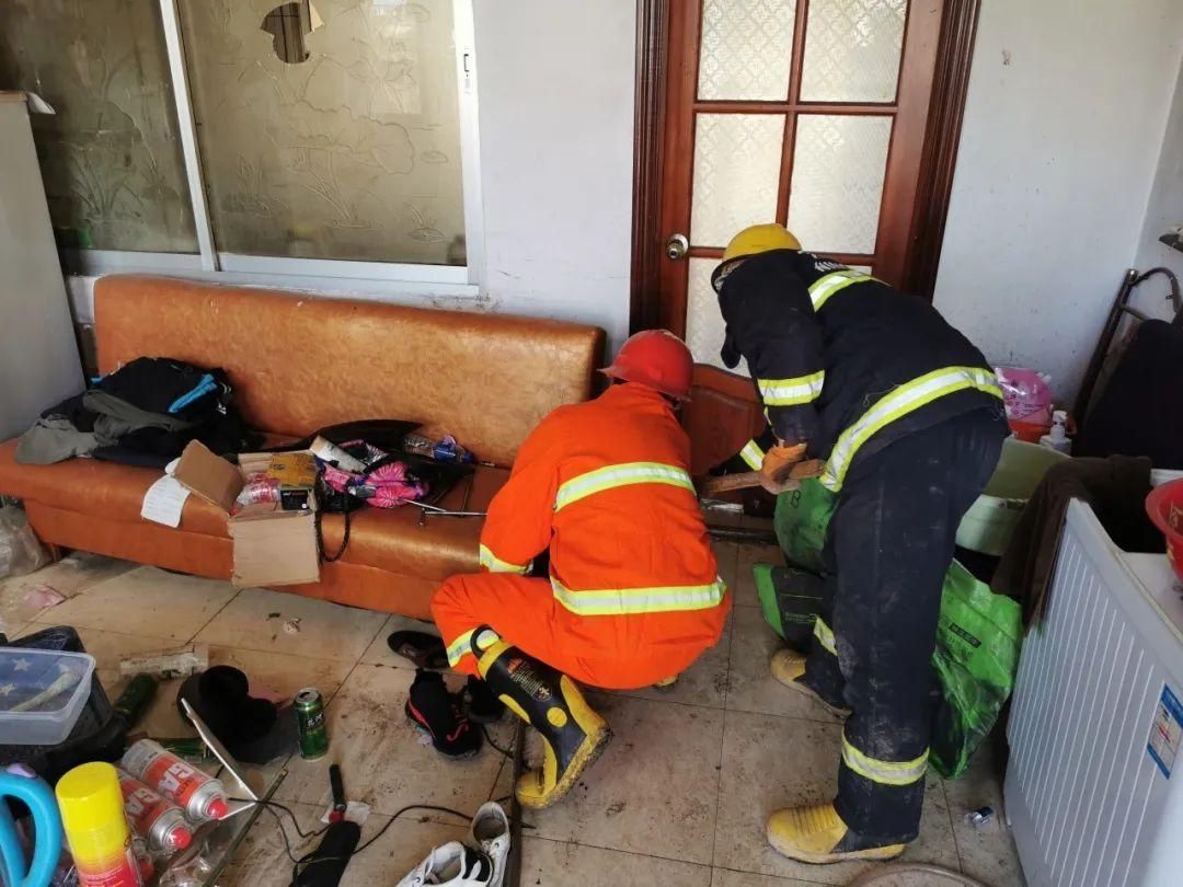 大蛇|你家里进过“大长虫”吗？胆小者勿进！