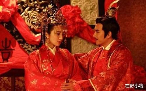 新娘|小偷在新娘床底下趴了三天，太饿了