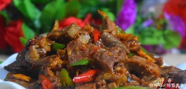 朋友们|辣炒猪肺最好吃的做法,简单美味又下饭,看看你喜欢吃不?