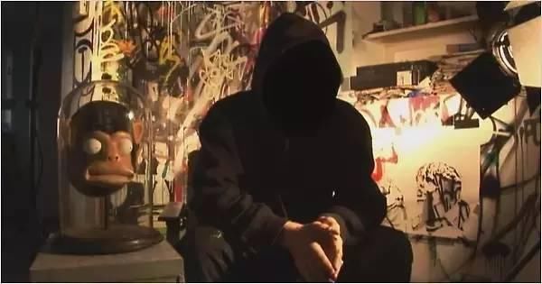 头疼|最让警方头疼的画家：偷偷把自己的作品带进卢浮宫，展览8天才被发现...