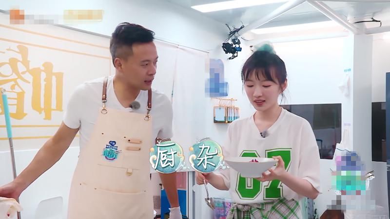  脱妆|中餐厅4：黄晓明状况百出，搬行李累到脱妆，素颜状态差点认不出