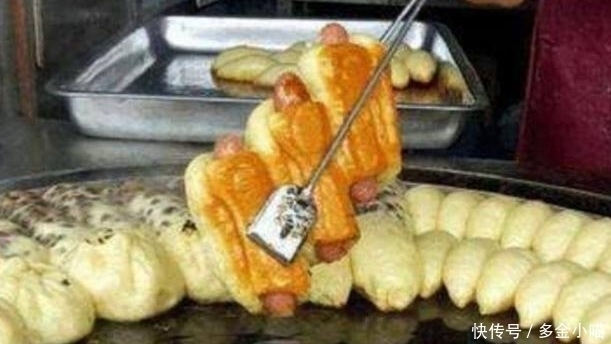 大锅|大妈街边卖小吃,2元一个,半小时2大锅全被抢光,吃过算你厉害