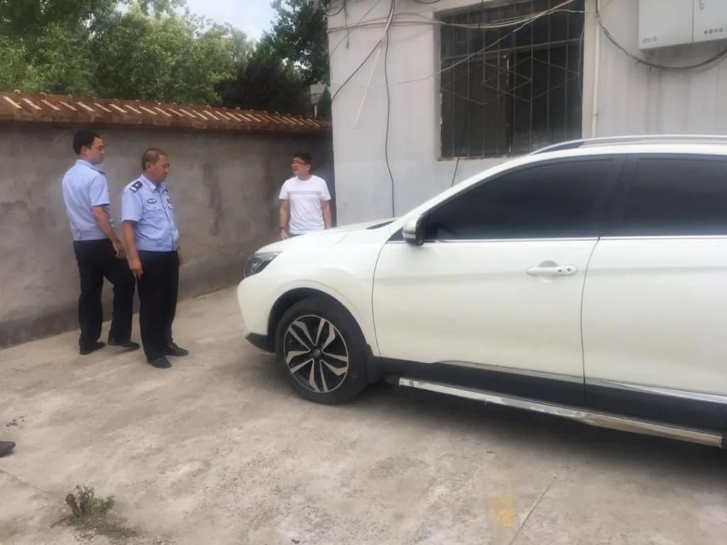 指挥中心|●黄陵交警成功拦截一辆法院查封车辆