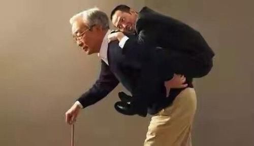 惨绝人寰|惨绝人寰！21岁男子要钱被拒弑母杀弟：巨婴正在报复每一对父母