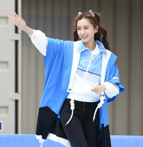  儿子|黄晓明连线儿子小海绵，却不慎暴露一个问题，网友：baby呢？