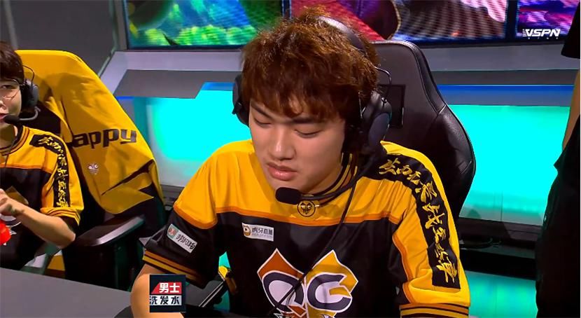  中单|八强赛不走寻常路？久诚再度拿出奇葩中单，却被QG“刺刀”组合刺穿！