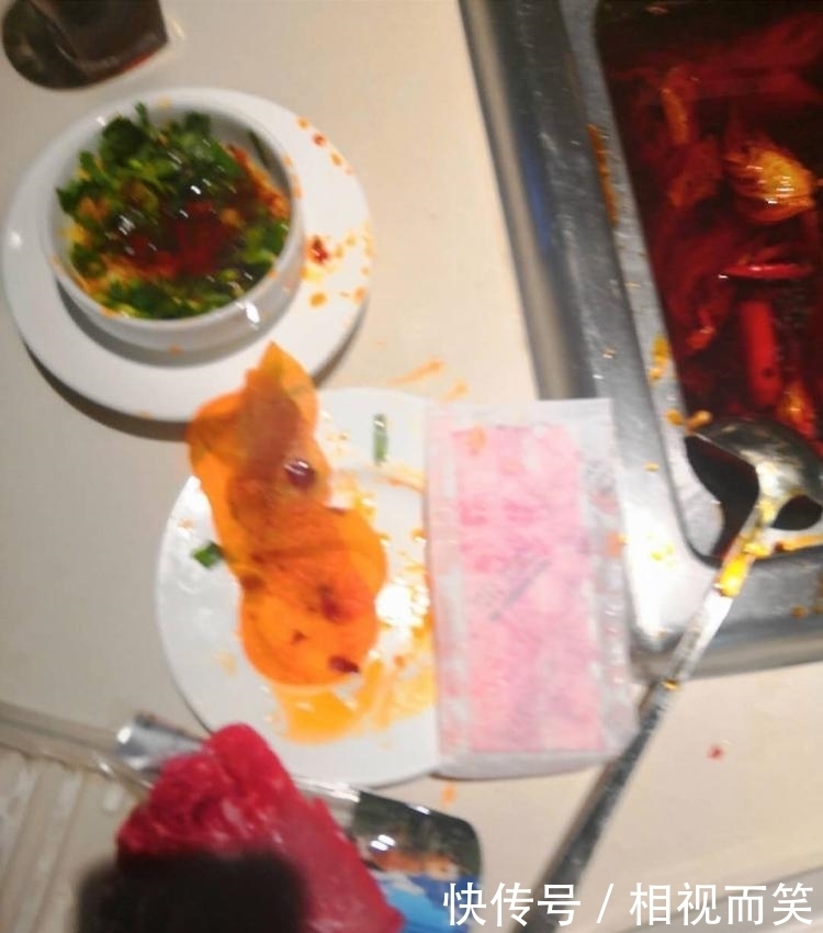 卫生护垫|女子海底捞吃出卫生巾,只是...好巧她在我家也吃出卫生巾