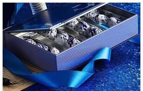 半空|五款包装好看的小零食，其实在“偷工减料”，面包一半实心一半空