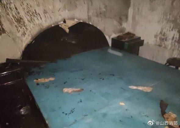  打火机|平遥西达蒲村出的事，小孩家里玩打火机，结果把家给烧了！