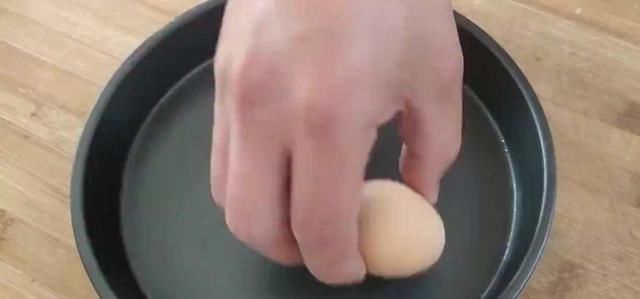  鸡蛋|你做的荷包蛋还会散？学学这个小技巧，以后做荷包蛋百分百不会散