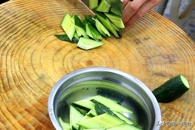  润燥|这3样素菜一起炒，夏天少不了！2块一大盘，清淡营养、消暑还润燥