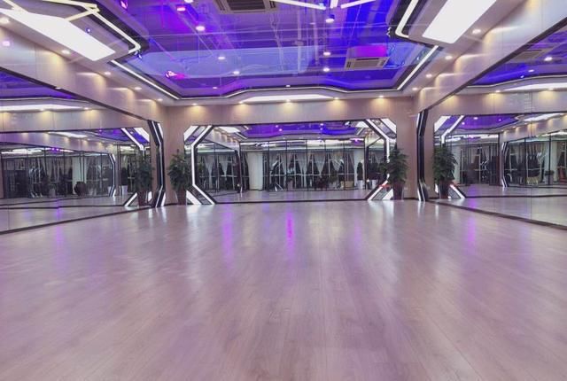  参加各种|6岁男童第一天学游泳就出事了：十几分钟后“孩子自己漂出水面”