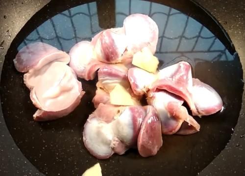  在家|在家教你做好吃的卤味鸭胗，简单3步就能完成，不错的冷盘肉食