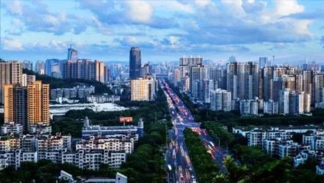 超乎|中国最良心的城市，每年游客络绎不绝，物价更是低到超乎想象