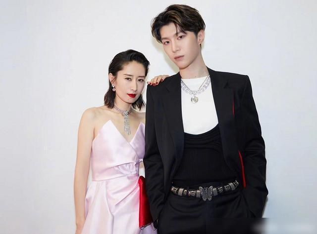  竟然|刘敏涛范丞丞是什么神仙组合？两人相差24岁，同框合唱竟然有点甜