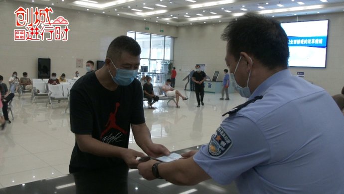 文明城市|创城进行时丨从检测线到车管所，保定公安交警大力宣传文明交通，助力保定创建文明城市工作