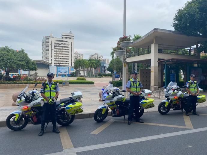 守护|国庆我在岗丨梧州交警“逢五”亮剑,守护平安畅通出行路!