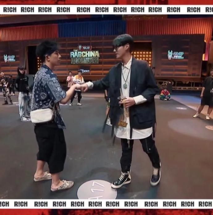  节目组|被节目打错名字，被吴亦凡猜韵脚，“红绿蓝”Rapper发歌Diss《新说唱》！