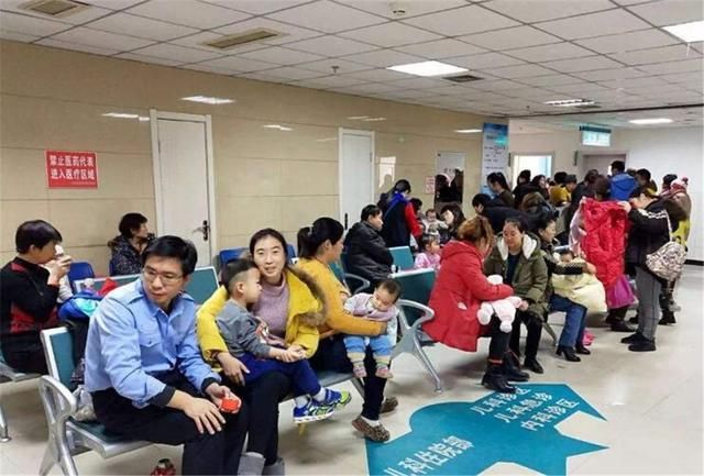  悲痛|痛心！母亲为救子溺亡，儿子悲痛哭喊：“妈妈还有救吗，我错了”