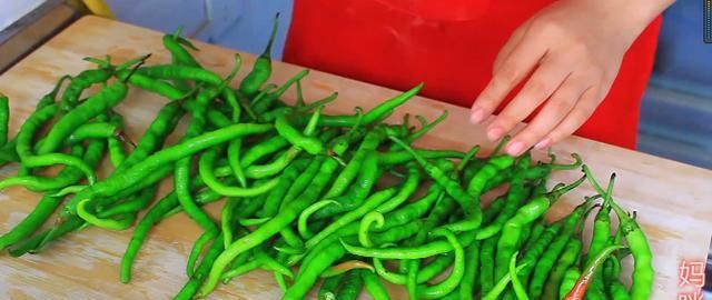  配方|腌辣椒，还是这个方法最好吃，妈妈用了40年的配方，下饭夹馍特香