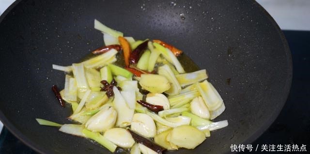 腥味|做好的鸭肉腥味重，原来要多加这1步，5分钟去除腥味，肉香味美