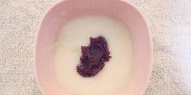 膳食|紫薯米糊,紫薯含有丰富的膳食纤维,能促进肠胃蠕动,预防便秘