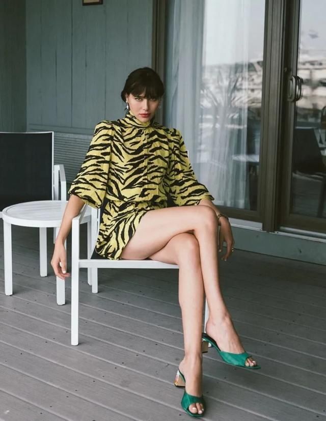 裙子|早秋最美的5条裙子，可以安排了