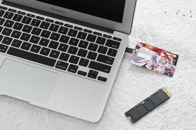  中国|告别MacBook小容量，网友：中国技术让库克泪流满面，这操作香