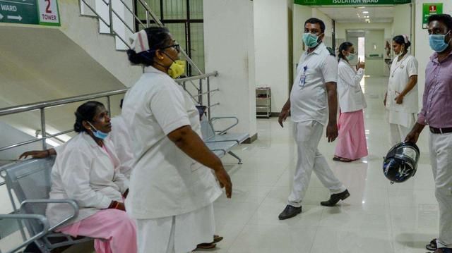 婚礼|新郎婚礼前发高烧,靠吃药强撑,不料喜事变丧事,还感染了79人