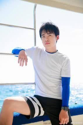  蔡徐坤|跑男最终阵容出炉六男一女Baby成团宠，蔡徐坤程潇合体失败