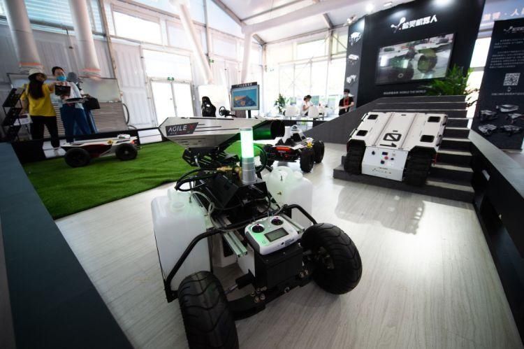  展区|走进服贸会服务机器人专题展区：黑科技让人大开眼界