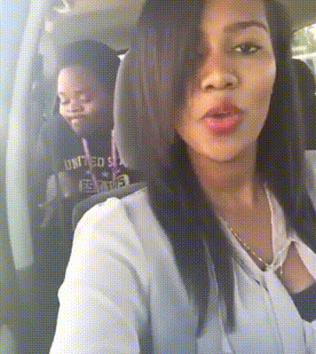 GIF|搞笑GIF:姑娘一回头,吓死了一头牛