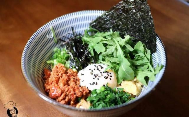  进去|纽约第一家日式油泼面+宝藏小酒馆新张！进去的居然都被上了一课？