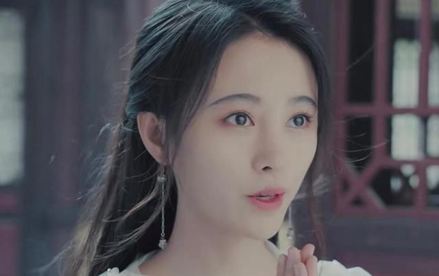  真实|秦岚被嘲讽“脸垮掉”，为什么我们容不下一个真实的人