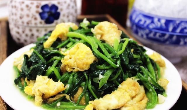 炖肉的时|做菜时,先放盐还是后放盐?大厨告诉您,做啥菜都好吃