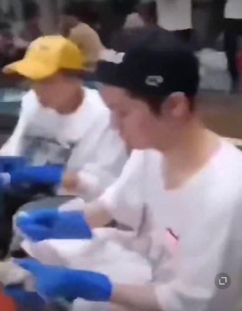  路透|邓超陈赫鹿晗再合体，新综艺路透曝光，扎螃蟹、“飙车”欢乐多