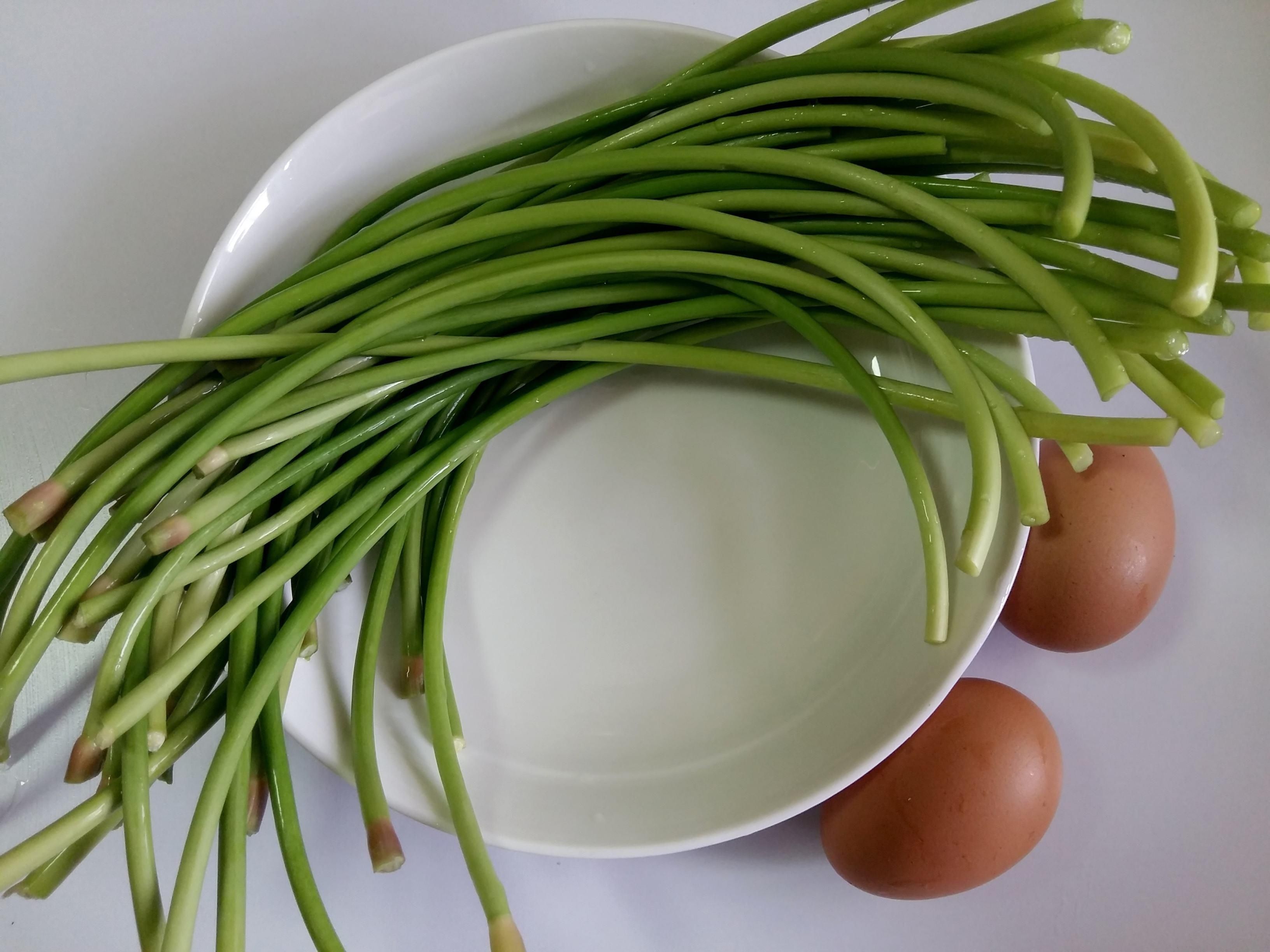 肉末|原来蒜苔肉末炒豆干这样做更好吃，营养美味超下饭，孩子们特爱吃