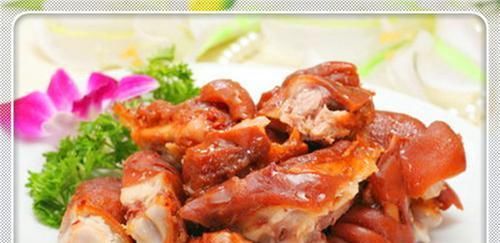  猪蹄|女生美容养颜的佳品，香味浓郁肉质Q弹的酱猪蹄，唇齿留香又健康
