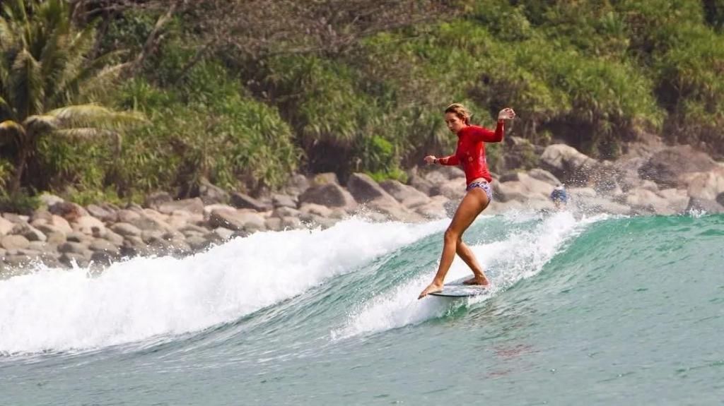  博野|解锁王一博野人造型，GET韩东君同款美黑：冲浪到底对他们做了些什么？