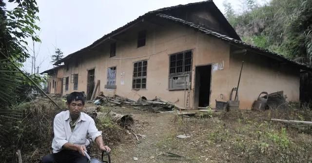 城里|农村剩男和城里剩女，能否走到一起？解决找不到对象问题？