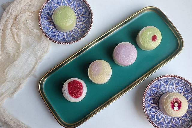 冷藏|不用烤箱的冰皮月饼,冷藏后比冰淇淋还好吃,包一包压一压就成形