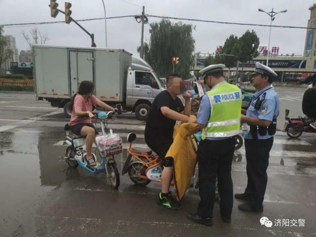 济阳|济阳交警持续整治非机动车交通违法行为！