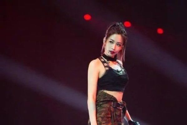  活该|袁咏琳飘了，借周杰伦抬咖，让节目组马桶捞手机，活该被黄晓明怼